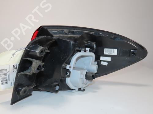 Farolim esquerdo RENAULT CAPTUR I (J5_, H5_) 0.9 TCe 90 (90 hp) 31179552