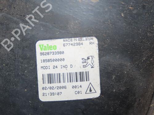 Used Right front fog light PEUGEOT 206 Hatchback (2A/C) 1.4 HDi eco 70 (68 hp) 23334145