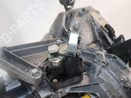 gearbox-renault-clio-iii-br01-cr01-2005-2006-2007-2008-2009-2010-2011-2012-2013-2014-32223899 main image