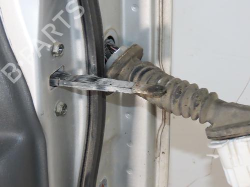 Dør venstre foran SUZUKI GRAND VITARA I (FT, HT) 2.0 HDI 110 4x4 (SQ420D, TD82V) (109 hp) 32740409