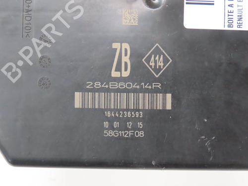 Used Fuse box Fuse box 38276209 38276209