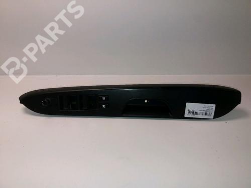 Used Left front window switch Left front window switch FIAT SEDICI (189_) 1.9 D Multijet 4x4 (120 hp) 9022146 9022146