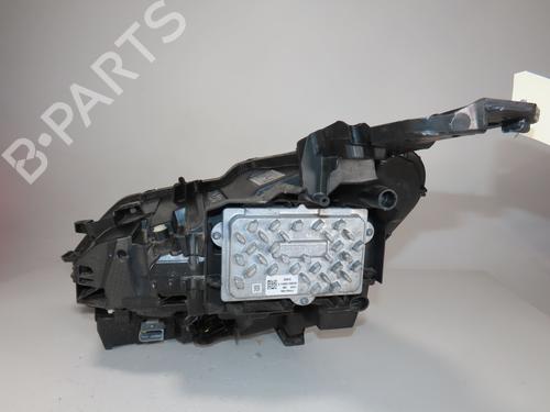 Right headlight PEUGEOT 3008 II SUV (MC_, MR_, MJ_, M4_) Hybrid4 (M45GBU) | BP30955680C29 
