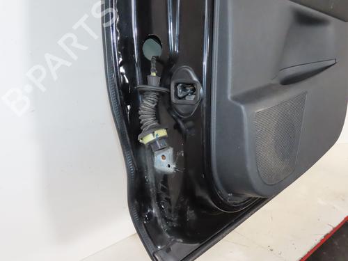 Used Right rear door Right rear door 37062244 37062244