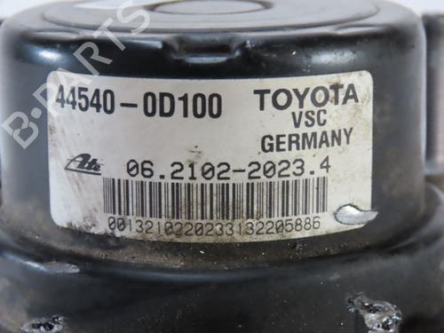 Used ABS pump TOYOTA YARIS (_P13_) 1.3 (NSP130_, NSP130) (99 hp) 30404675