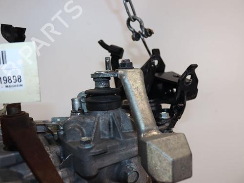 gearbox-toyota-yaris-_p9_-2005-2006-2007-2008-2009-2010-2011-2012-2013-2014-36485435 main image