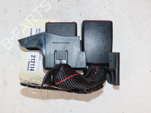 Used Seat buckle RENAULT CLIO III (BR0/1, CR0/1) 1.5 dCi (C/BR0G, C/BR1G) (68 hp) 29577802