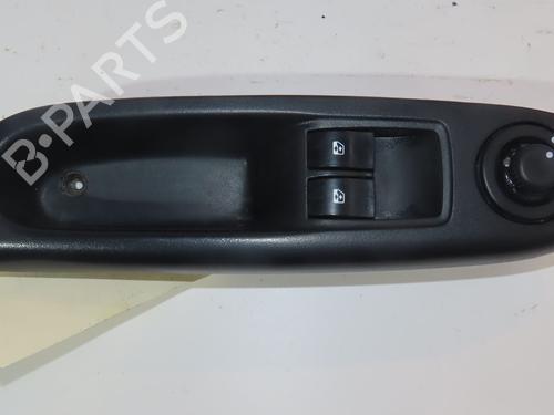 Used Left front window switch RENAULT CLIO II (BB_, CB_) 1.2 16V (BB05, BB0W, BB11, BB27, BB2T, BB2U, BB2V, CB05,... (75 hp) 19282311