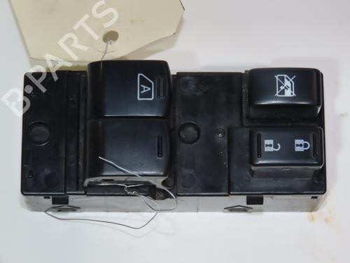 Used Left front window switch Left front window switch NISSAN MICRA IV (K13K, K13KK) 1.2 (80 hp) 32715438 32715438