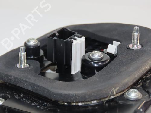 left-tailgate-light-vw-golf-vi-convertible-517-2011-2012-2013-2014-2015-2016-2017-23164948 main image