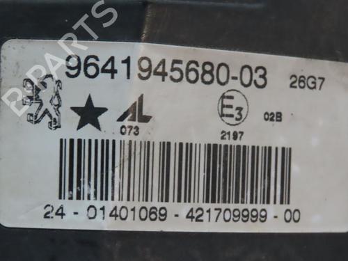 Used Left front fog light PEUGEOT 407 (6D_) 2.0 HDi 135 (6DRHRH, 6DRHRE, 6DRHRG, 6DRHRJ) (136 hp) 29264450