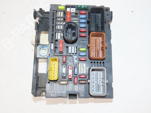 Used Fuse box Fuse box PEUGEOT 5008 (0U_, 0E_) 1.6 HDi (114 hp) 35887234 35887234