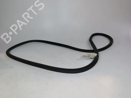 Used Rubber door seal PEUGEOT 208 II (UB_, UP_, UW_, UJ_) 1.5 BlueHDI 100 (102 hp) 19061742