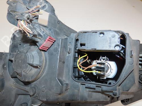 Phare droit OPEL CORSA C (X01) 1.3 CDTI (F08, F68) (70 hp) 31911892