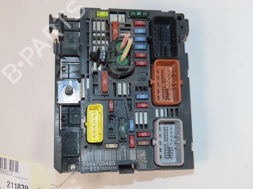 Fuse box PEUGEOT 308 I (4A_, 4C_) 1.6 HDi | BP27975804E1 