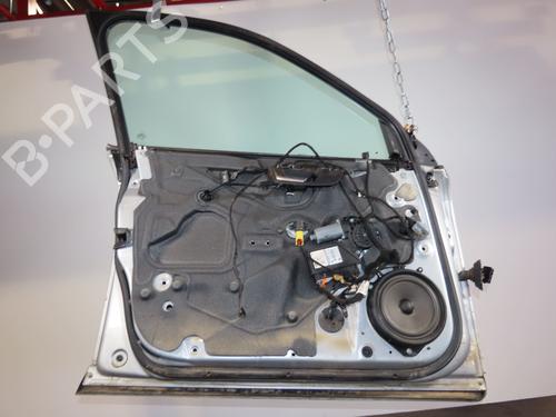 Used Left front door AUDI A4 B7 (8EC) 2.0 TDI 16V (140 hp) 18871573