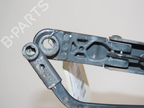 Used Front windshield wiper arm TOYOTA AYGO (_B1_) 1.0 (KGB10_, KGB10R) (68 hp) 31277619