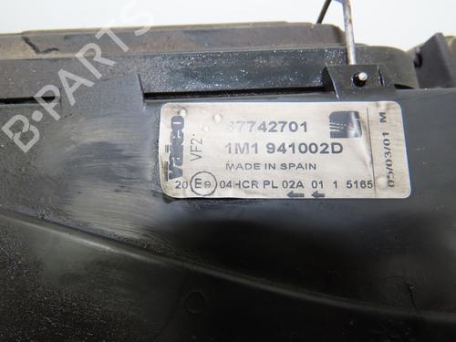 Used Right headlight SEAT LEON (1M1) 1.9 TDI (110 hp) 9020918