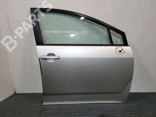 Used Right front door TOYOTA COROLLA Verso (ZER_, ZZE12_, R1_) 1.8 (ZNR11_, ZNR11R) (129 hp) 9390644