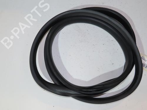Used Rubber door seal RENAULT ARKANA I (LCM_, LDN_) 1.6 E-TECH 145 (LDMU) (143 hp) 29344641