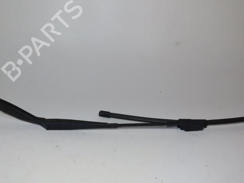 Used Front windshield wiper arm VW POLO (9N_, 9A_) 1.2 12V (64 hp) 23165553