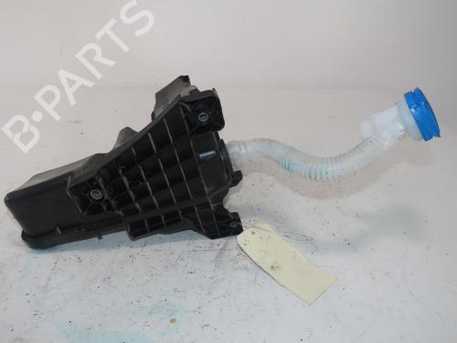 Used Windscreen washer tank Windscreen washer tank VW POLO VI (AW1, BZ1, AE1) 1.0 MPi (80 hp) 40162609 40162609