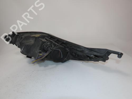 Used Right headlight FORD FIESTA V (JH_, JD_) 1.4 TDCi (68 hp) 27095423