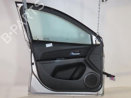 Used Left front door CHEVROLET CRUZE Hatchback (J305) 1.7 TD (110 hp) 29469334