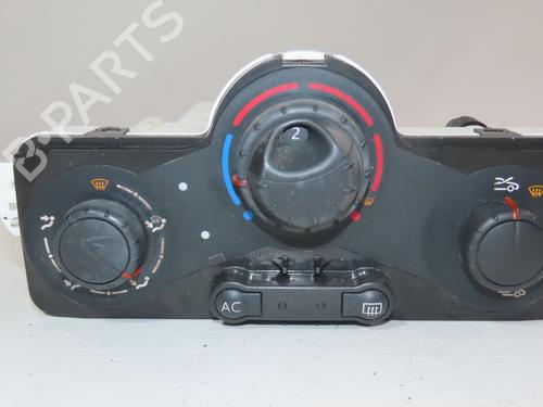 Used Climate control RENAULT CLIO III (BR0/1, CR0/1) 1.5 dCi (75 hp) 28068124