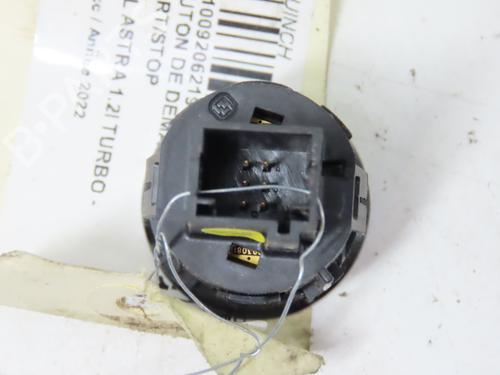 Used Switch OPEL ASTRA L (OV5) 1.2 (FPHNSL, FPHNSR) (131 hp) 17181524