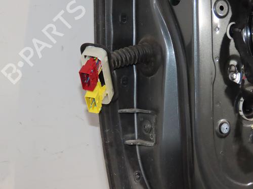Used Right front door Right front door 36959063 36959063