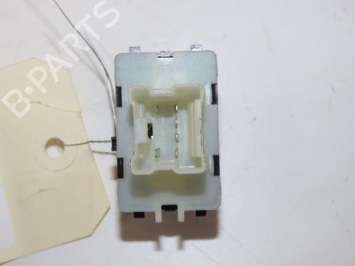 Used Switch Switch DACIA DUSTER (HM_) 1.5 dCi 115 (HMAD) (116 hp) 36053994 36053994