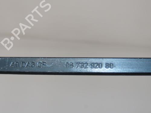 Used Front windshield wiper arm PEUGEOT 2008 I (CU_) 1.6 HDi (92 hp) 27993018
