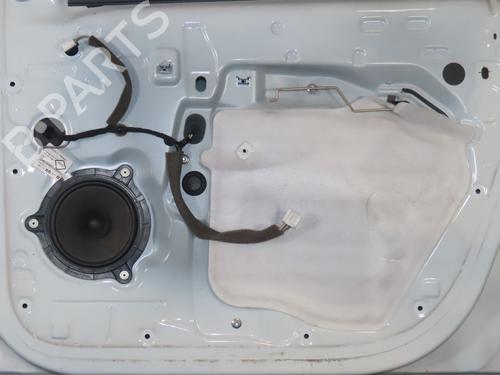 right-front-door-dacia-sandero-ii-2012-31935697 main image