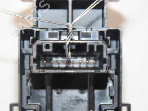 Used Right rear window switch Right rear window switch TOYOTA RAV 4 V (_A5_, _H5_) 2.5 Hybrid (AXAH52) (218 hp) 33187872 33187872