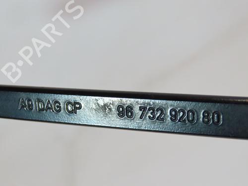 Used Front windshield wiper arm PEUGEOT 208 I (CA_, CC_) 1.6 HDi (92 hp) 28136826