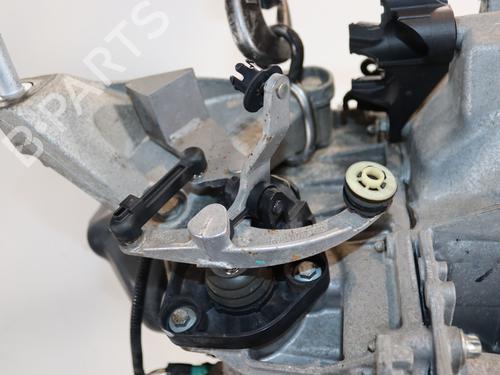 gearbox-renault-twingo-iii-bcm_-bca_-2014-34573262 main image