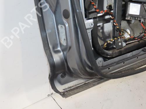 Used Right front door Right front door 37649798 37649798