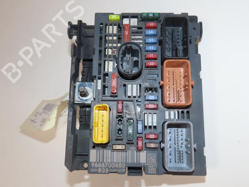 Fuse box CITROËN C4 I (LC_) 1.6 HDi | BP30117674E1