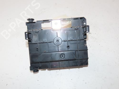 Used Fuse box Fuse box 38627760 38627760