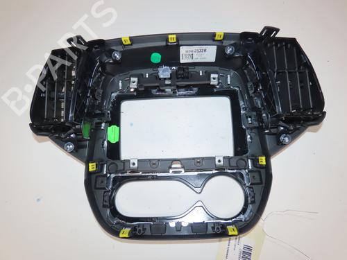 Midtkonsoll RENAULT CAPTUR I (J5_, H5_) 1.5 dCi 90 (J5N4, J5M5, J5MW, J5M6, J5AL, J5AJ) (90 hp) 31325392