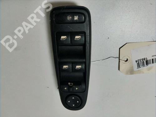 Used Left front window switch Left front window switch CITROËN C4 Picasso I MPV (UD_) 1.6 HDi (109 hp) 10361635 10361635