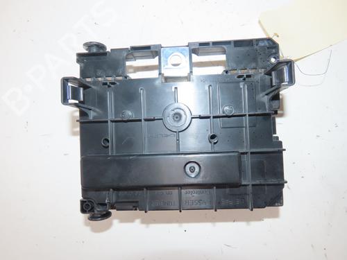 Used Fuse box Fuse box 37530259 37530259