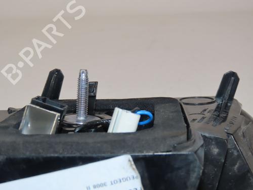 Used Left tailgate light Left tailgate light PEUGEOT 3008 II SUV (MC_, MR_, MJ_, M4_) 1.2 THP/ PureTech 130 (MRHNSM, MRHNSU, MRHNSJ, MRHNYW,... (131 hp) 24489843 24489843