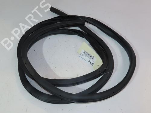 Used Rubber door seal NISSAN JUKE (F15) 1.5 dCi (110 hp) 26442724