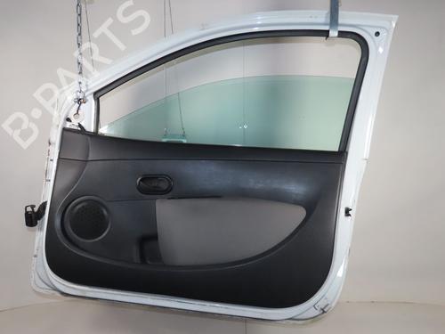 Used Right front door RENAULT CLIO III (BR0/1, CR0/1) 1.5 dCi (C/BR0G, C/BR1G) (68 hp) 23162783
