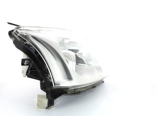 Used Right headlight TOYOTA AVENSIS (_T25_) 1.8 VVT-i (ZZT251_, ZZT251R) (129 hp) 31984415
