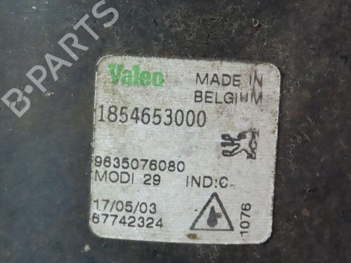 Used Right front fog light PEUGEOT 206 Van 1.4 HDi (68 hp) 29740346
