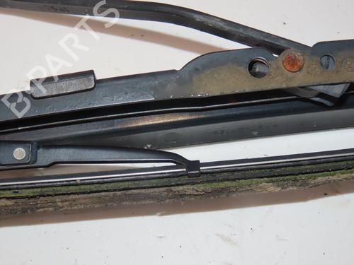 Used Front windshield wiper arm Front windshield wiper arm 39157696 39157696