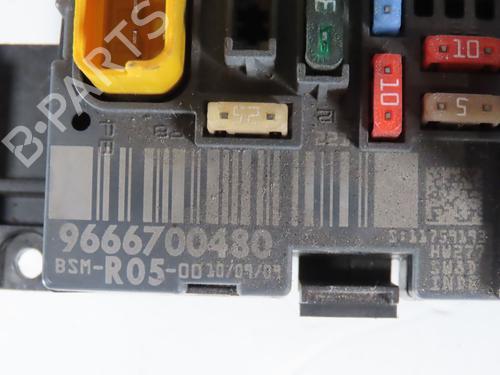 Sikringsdåse PEUGEOT 308 I (4A_, 4C_) 1.6 HDi (90 hp) 30715059